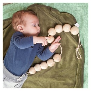 Fűzér 10 natúr golyóval, Grapat, szín: Natur, méret: doboz: 23x6x13 cm – illusztráció