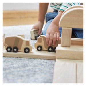 Fából készült, 10 darabos minijármű készlet, Guidecraft, szín: Natur, méret: 21x11x21 cm – illusztráció