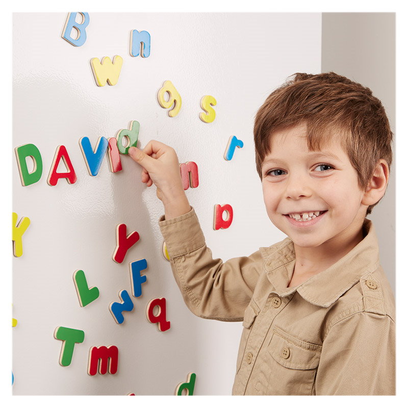 Mágneses betűk fából, 52 darabos készlet, Melissa&Doug Mágneses betűk fából, 52 darabos készlet, Melissa&Doug (MD0448)