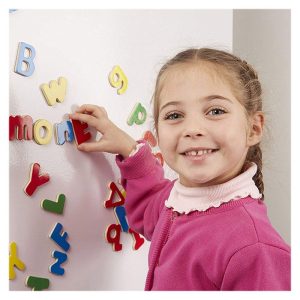 Mágneses betűk fából, 52 darabos készlet, Melissa&Doug (MD0448)