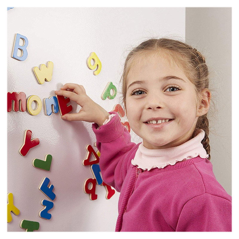 Mágneses betűk fából, 52 darabos készlet, Melissa&Doug Mágneses betűk fából, 52 darabos készlet, Melissa&Doug (MD0448)