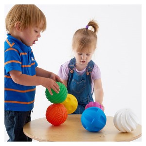 Nagy szenzoros labdák, 6 darabos készlet, TickiT, szín: Többszínű, méret: átmérő: 11 cm – illusztráció