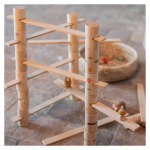 Woodland, fa építőkészlet, Grapat, szín: Többszínű, méret: 36x21x4 cm – illusztráció