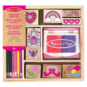 Bélyegző és színes ceruzakészlet, Barátság, szín: Többszínű, méret: 22x21x4 cm – illusztráció