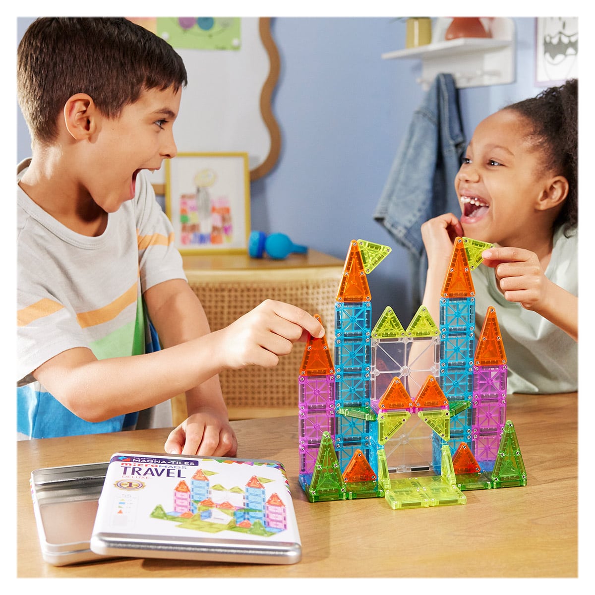 MAGNA-TILES mikroMAGS Deluxe utazókészlet, 55 db MAGNA-TILES mikroMAGS Deluxe utazókészlet, 55 db, szín: Többszínű – illusztráció