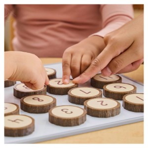 Mágneses számozott korongok, Guidecraft, szín: Többszínű – illusztráció